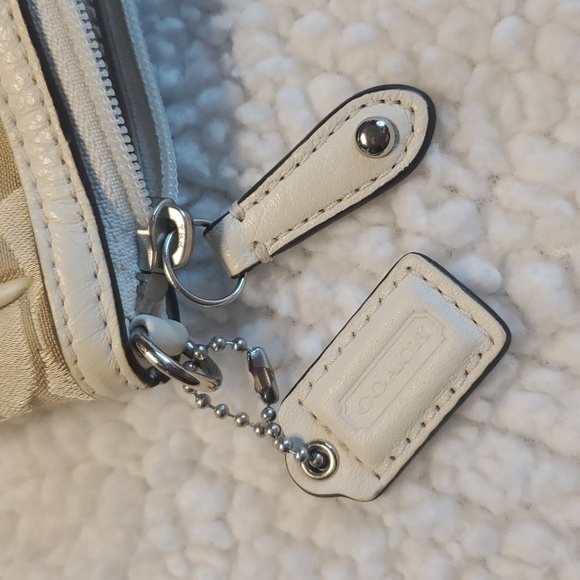 Coach Wristlet - Picture 10 of 10